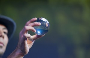 2016y06m10d_095902623