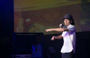 2016y06m10d_095909760