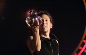 2016y06m10d_095928206