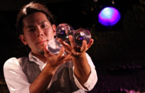 2016y06m10d_095938029