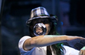 2016y06m10d_100031917